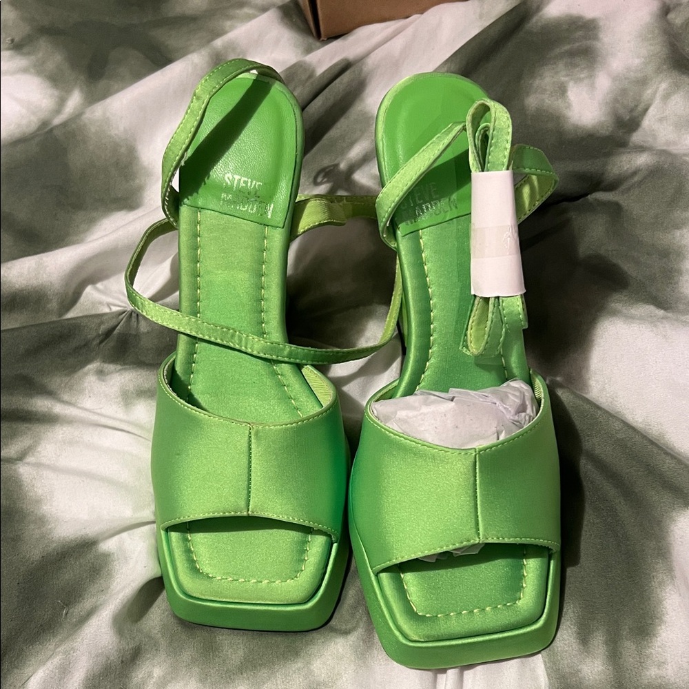 Steve Madden Lime Green Strappy Sandals